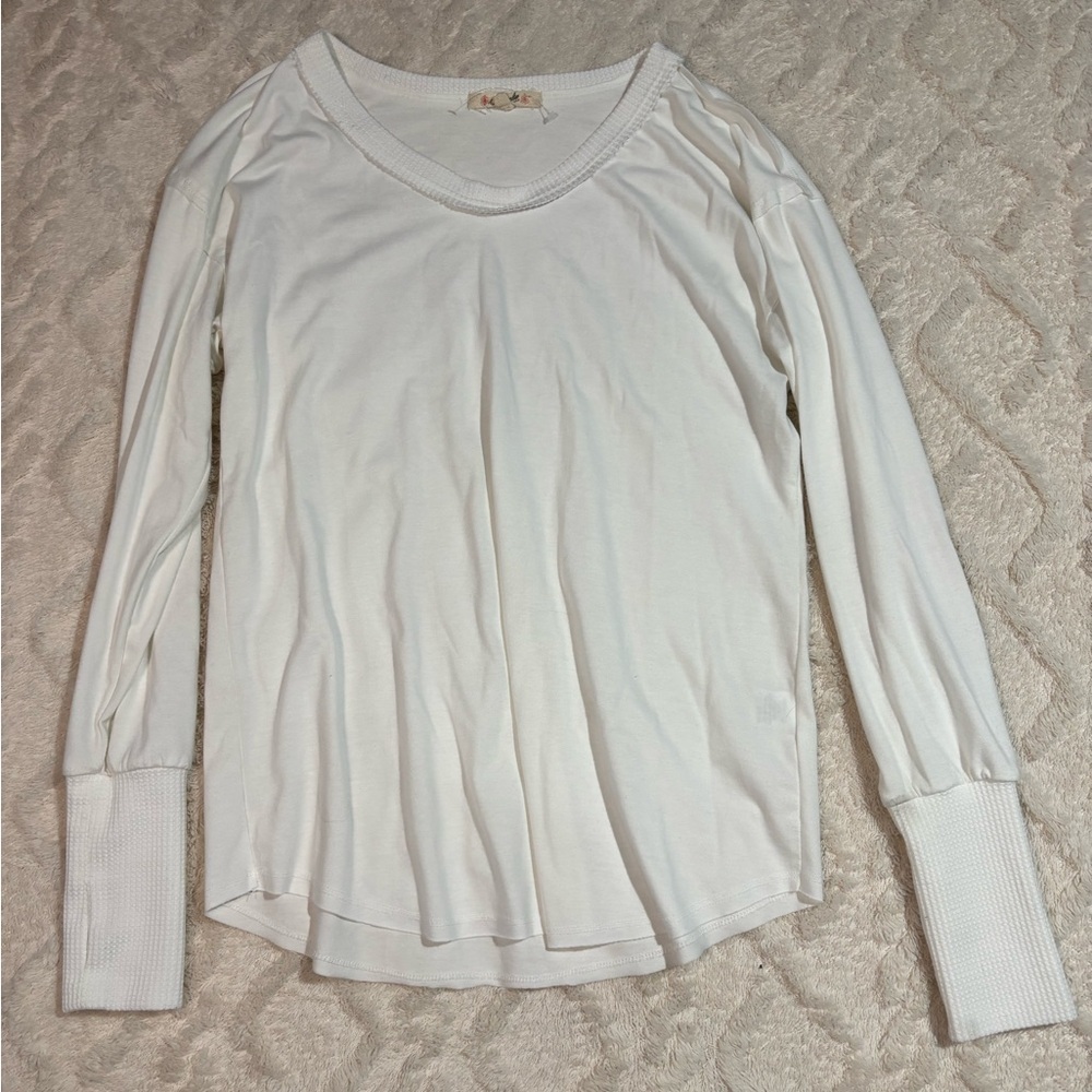Small white longsleeve with thumb holes